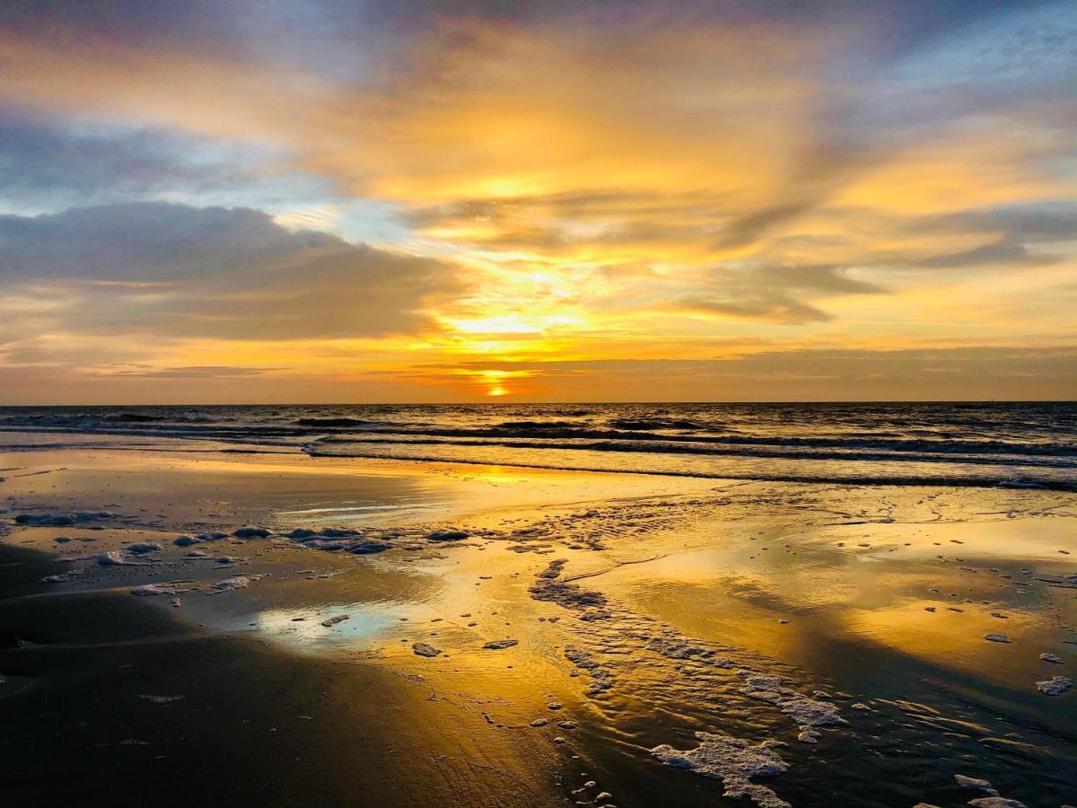 Вилла Salty Breeze At Demere Landing Unit 168 - Salt Air Dr St. Simons Island Экстерьер фото